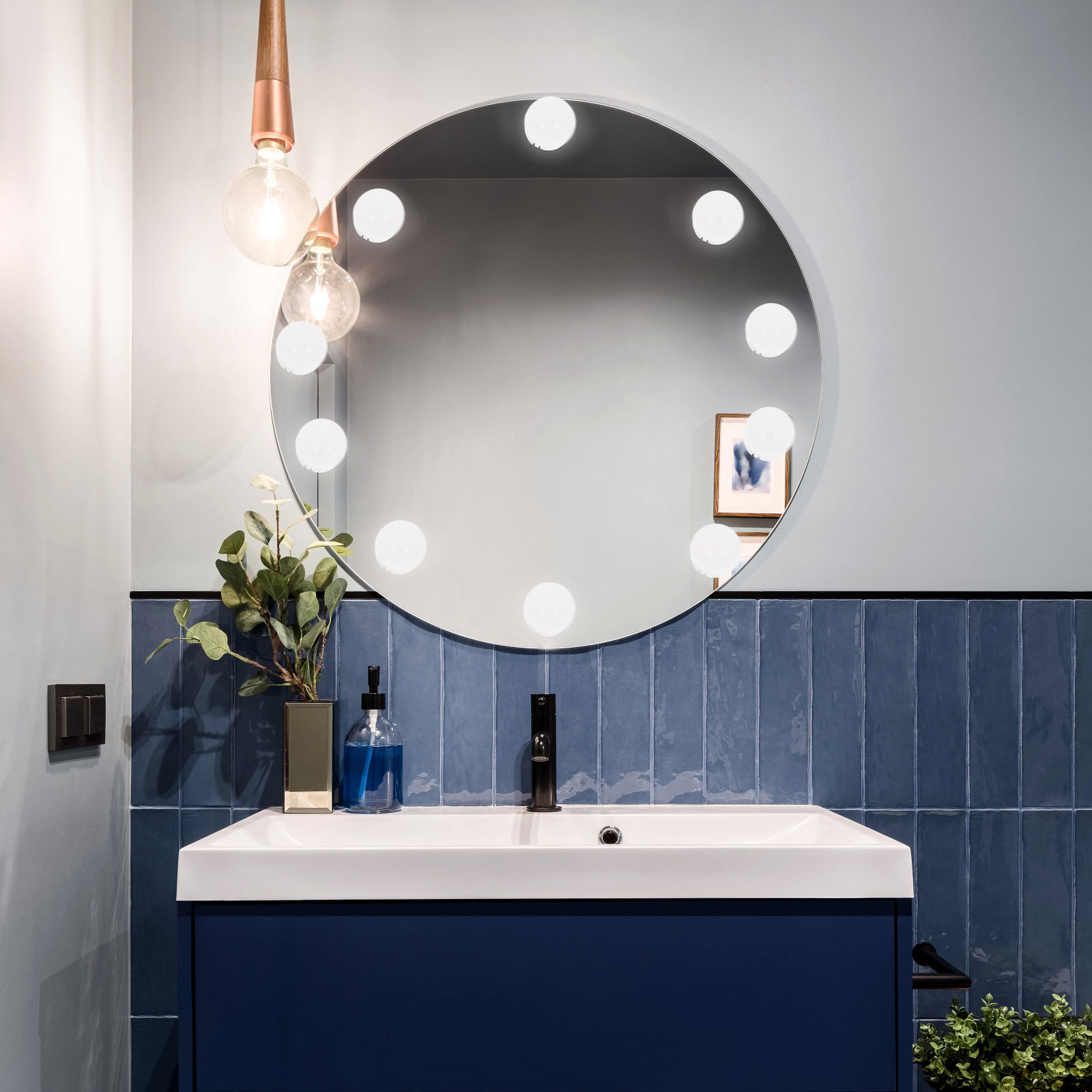 LED Vanity Mirror Light with A - огляд і ціна Dressing Table Vanity With Lighted Mirror